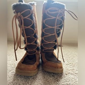 Ugg Australia Whitley lace tall lace up Size 6